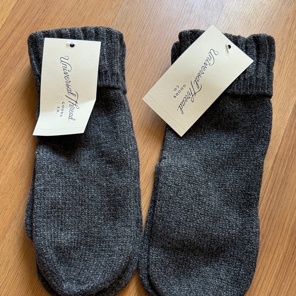Universal Thread Charcoal Knit Mittens 2 pairs NWT - Picture 1 of 2